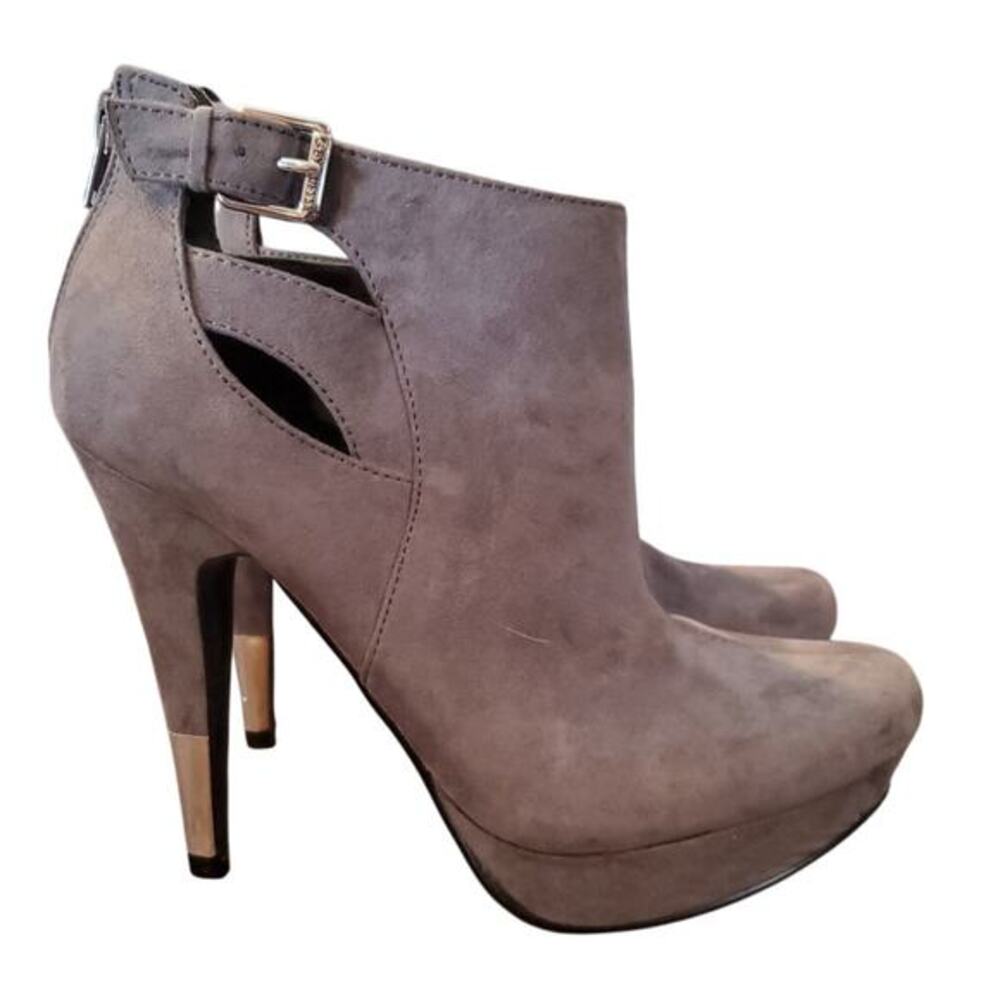 G By Guess Stiletto Boots Sz 8M Beige High Heel Suede Booties